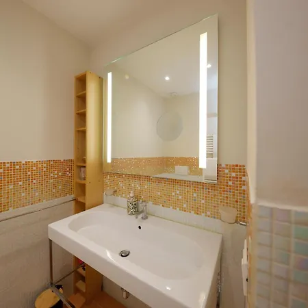 شقة Uptown - Sabrina's Cozy *