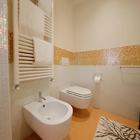 Uptown - Sabrina's Cozy *