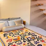Apartment Uptown - Sabrina's Cozy *