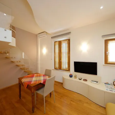 Uptown - Sabrina's Cozy * 锡耶纳