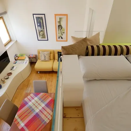 Uptown - Sabrina's Cozy