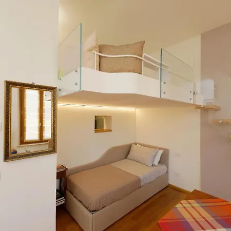 Uptown - Sabrina's Cozy *