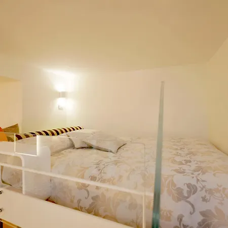 Uptown - Sabrina's Cozy *