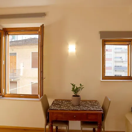 Uptown - Sabrina's Cozy