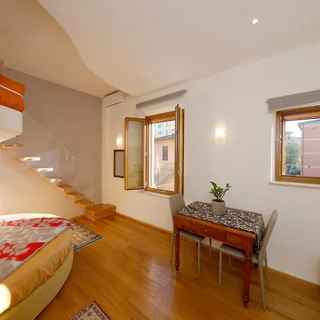 Uptown - Sabrina's Cozy Apartamento *