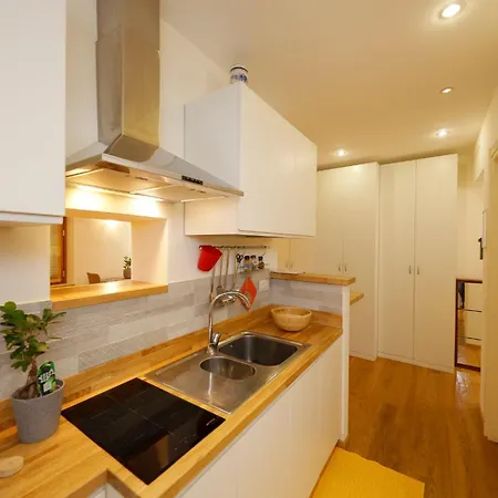 Apartment Uptown - Sabrina's Cozy Siena