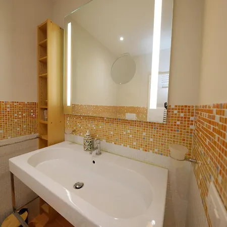 Uptown - Sabrina's Cozy * Sienne