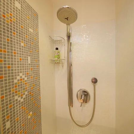 Uptown - Sabrina's Cozy