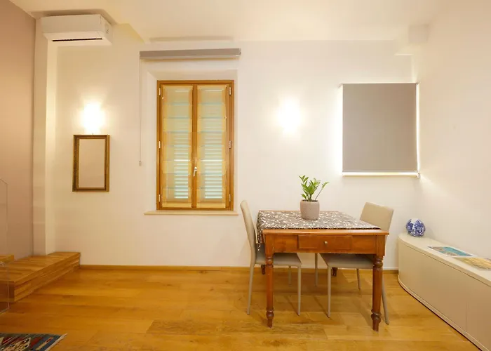 Uptown - Sabrina's Cozy