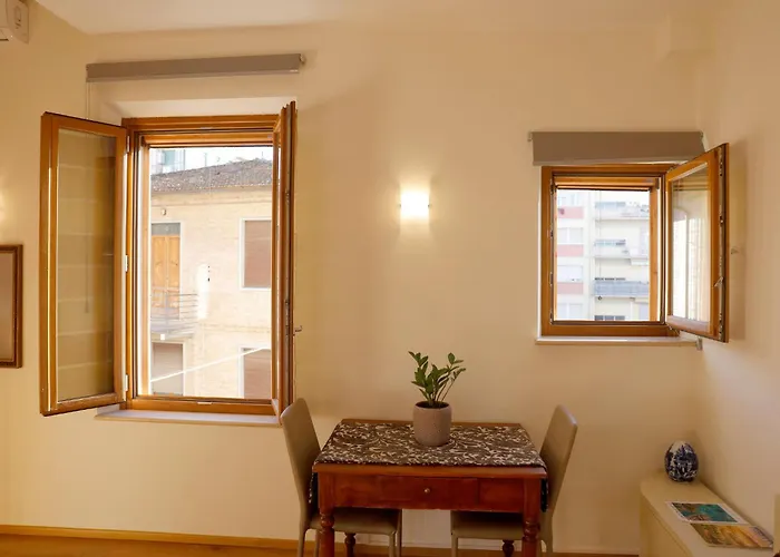 Uptown - Sabrina's Cozy