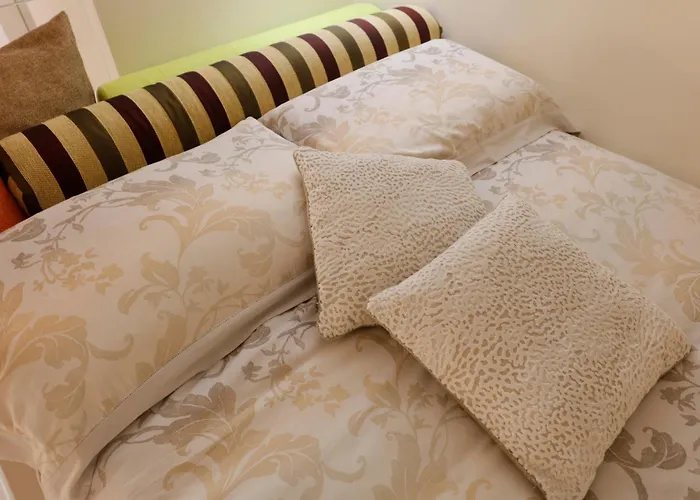 Uptown - Sabrina's Cozy *