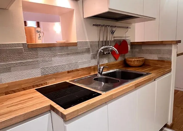 Uptown - Sabrina's Cozy Lejlighed *