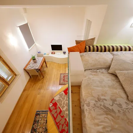 Uptown - Sabrina's Cozy