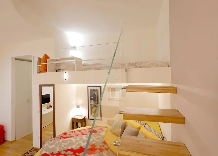 Uptown - Sabrina's Cozy *