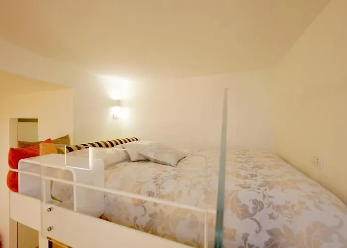 Uptown - Sabrina's Cozy *