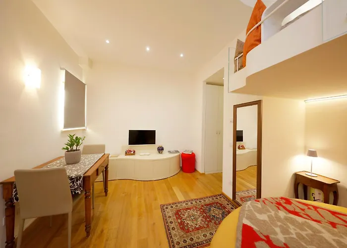 Uptown - Sabrina's Cozy * Сиена