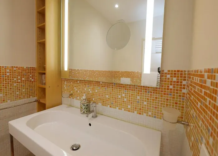 Uptown - Sabrina's Cozy * Сиена