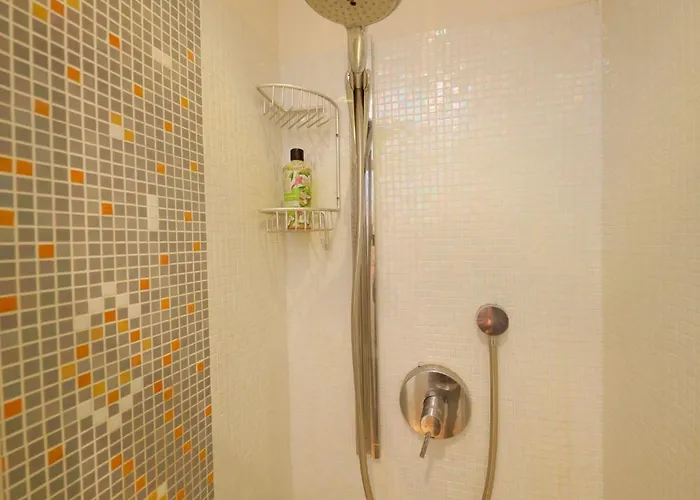 Uptown - Sabrina's Cozy