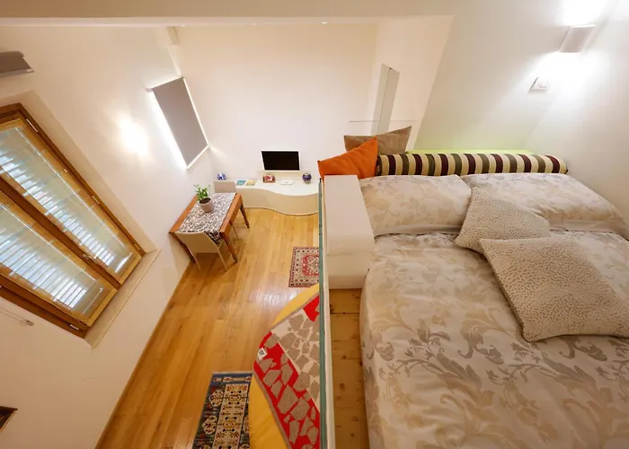 Uptown - Sabrina's Cozy