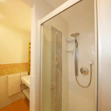 Uptown - Sabrina's Cozy Сиена