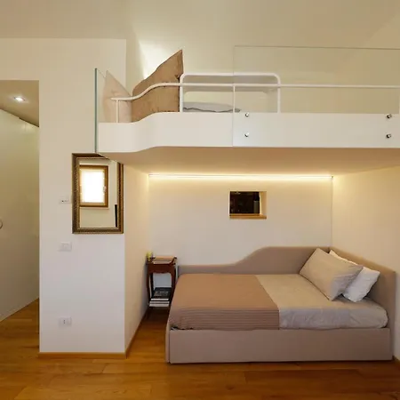 Uptown - Sabrina's Cozy *