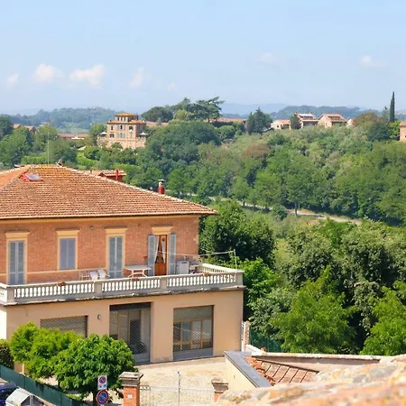 Uptown - Sabrina's Cozy Апартаменты