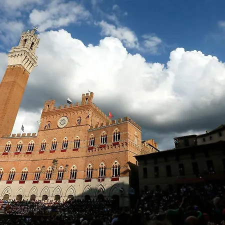 Апартаменты Uptown - Sabrina's Cozy *