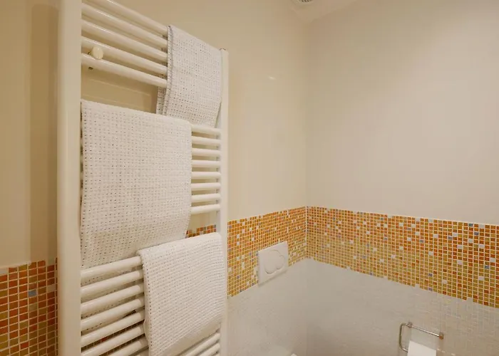 Uptown - Sabrina's Cozy 锡耶纳